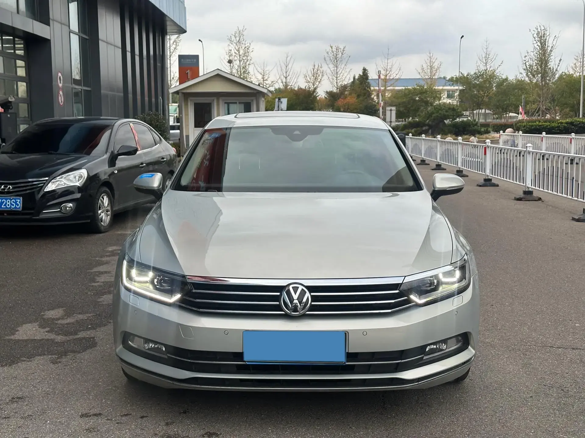 2019 VOLKSWAGEN MAGOTAN thumbnail 3