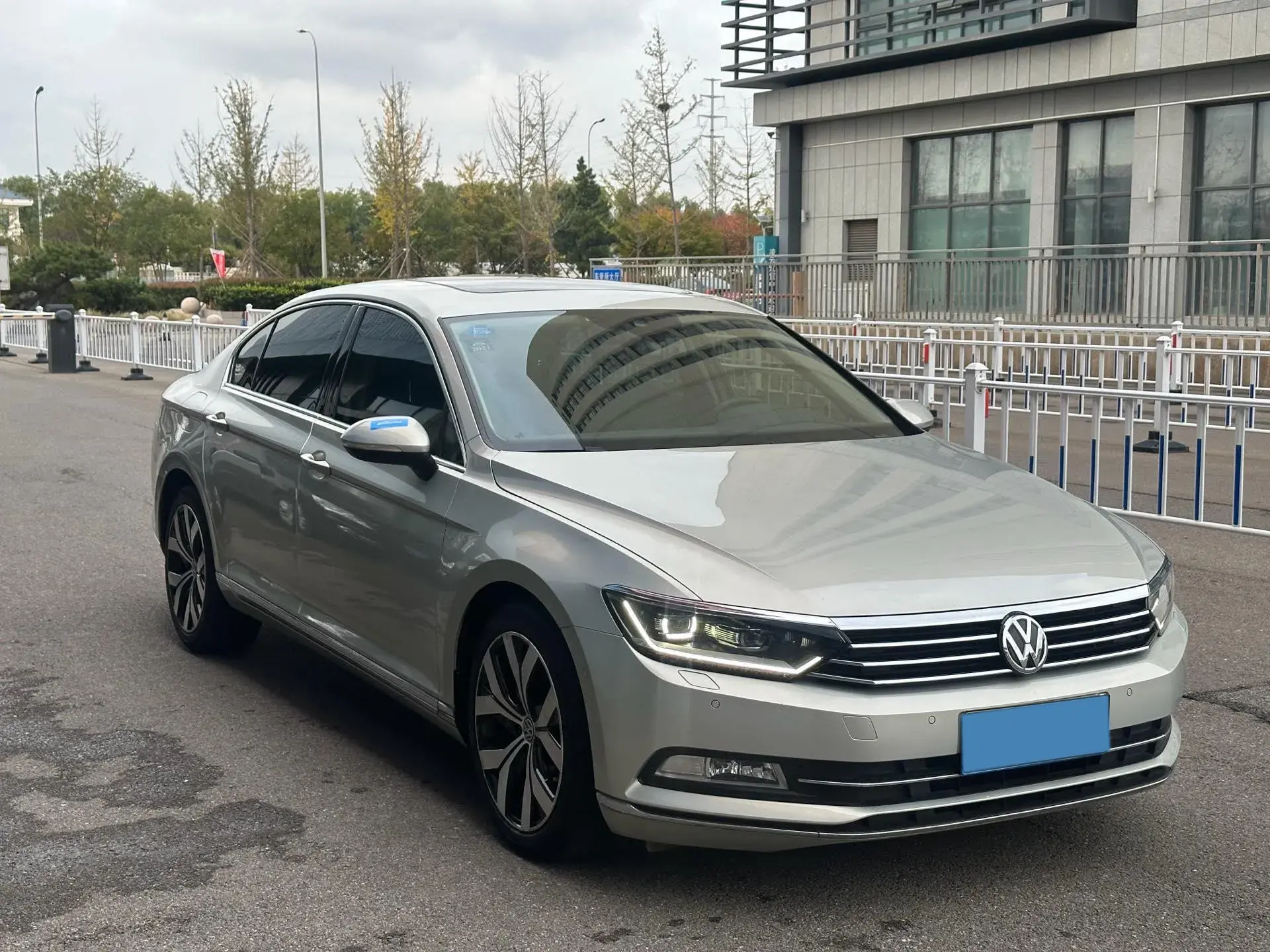 2019 VOLKSWAGEN MAGOTAN thumbnail 2