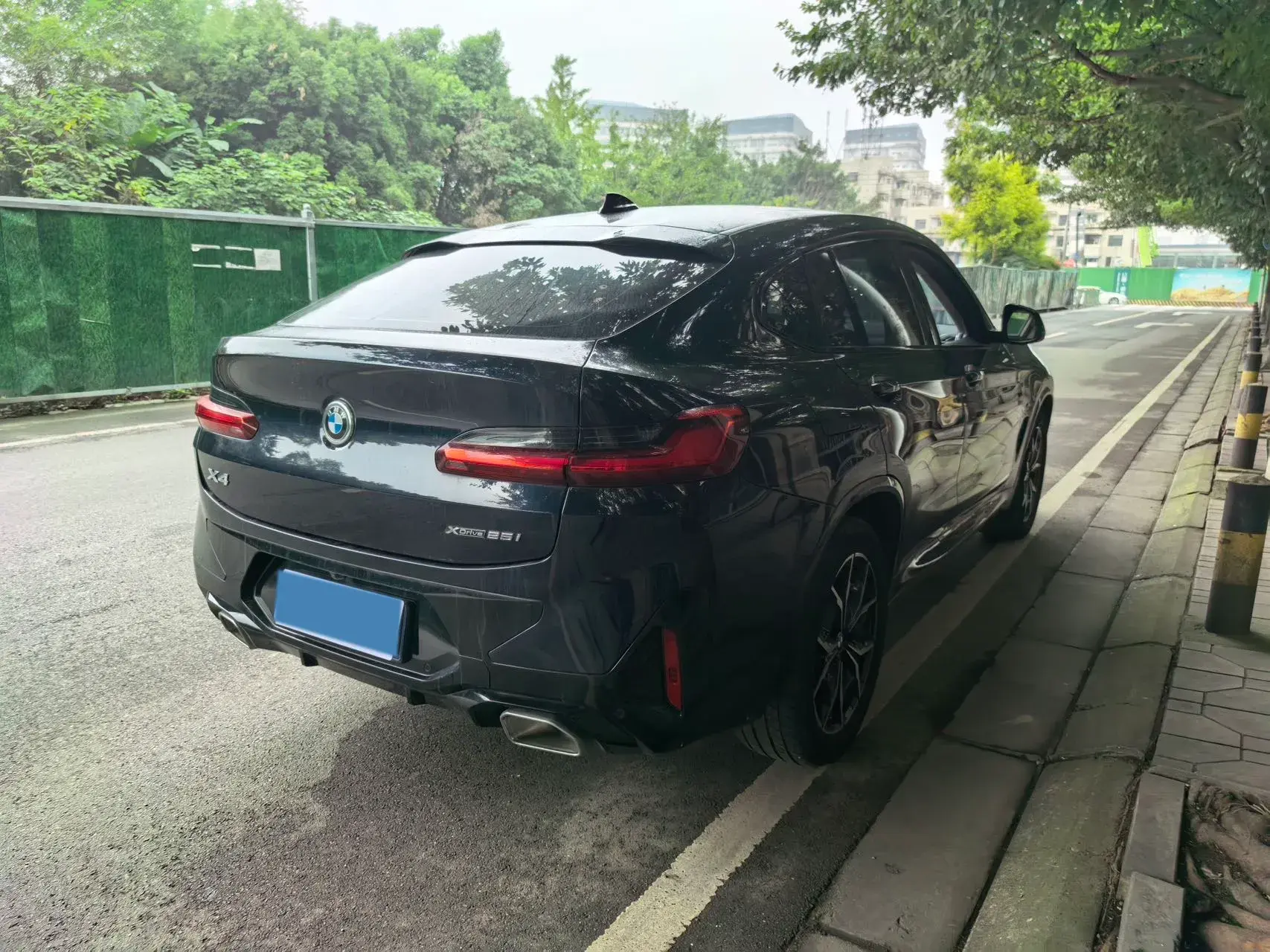 2022 BMW X4 thumbnail 3