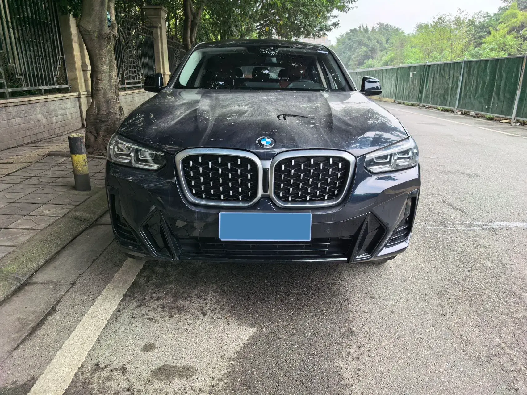 2022 BMW X4 thumbnail 2