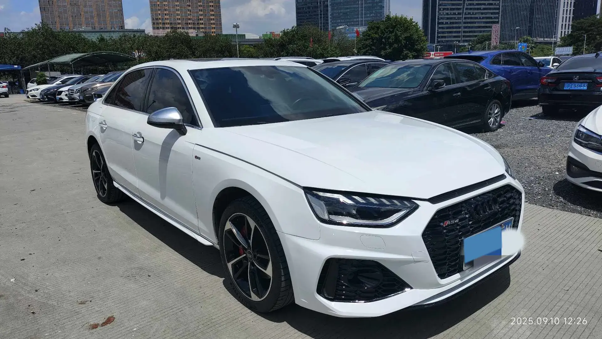 2022 AUDI A4L thumbnail 3