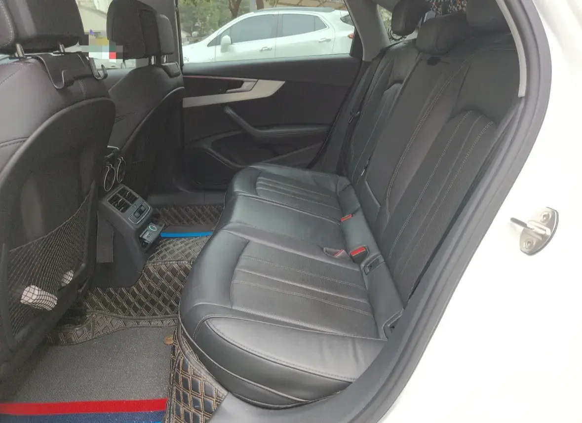 2022 AUDI A4L thumbnail 3