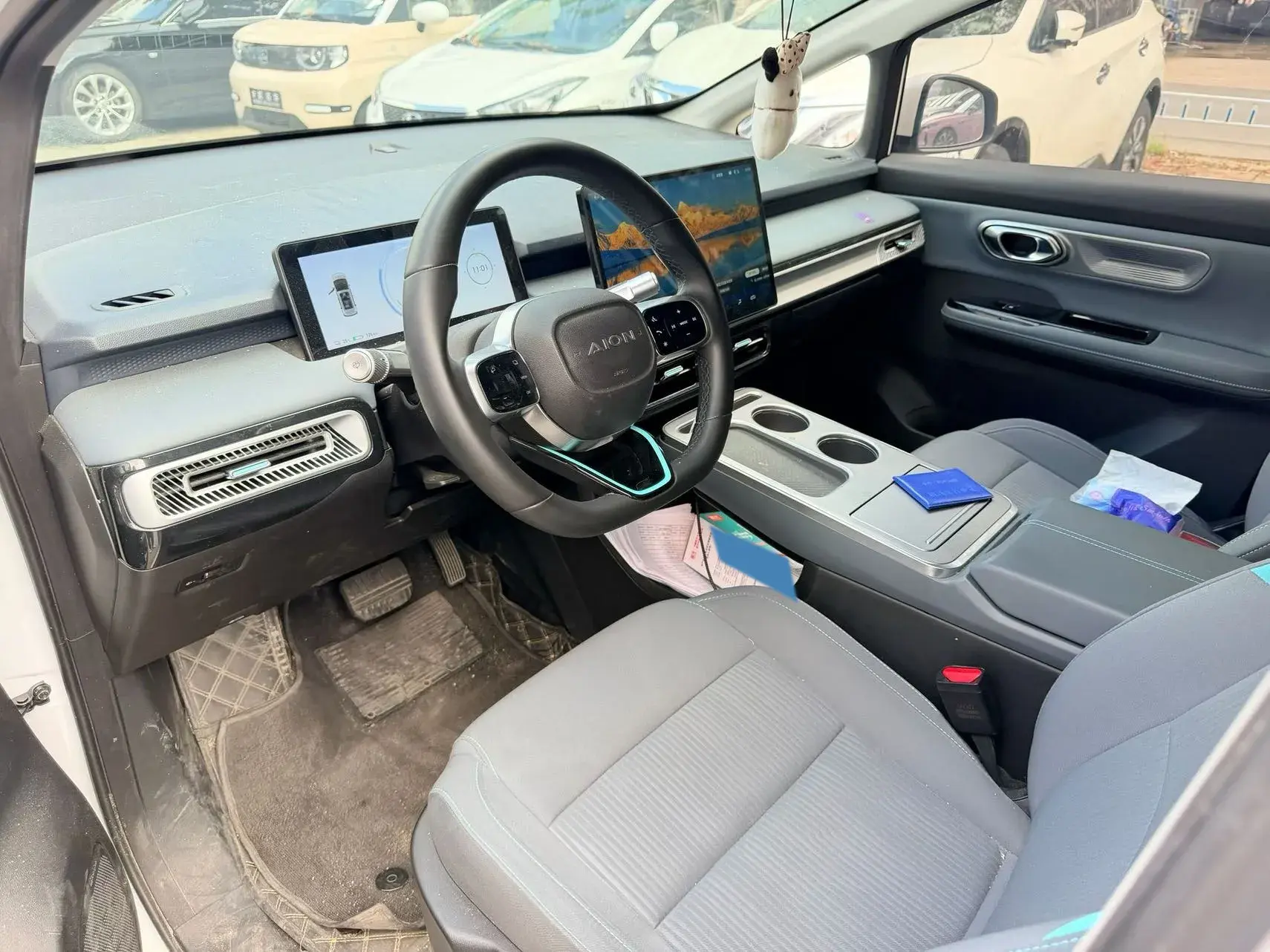 2023 AION Y thumbnail 4