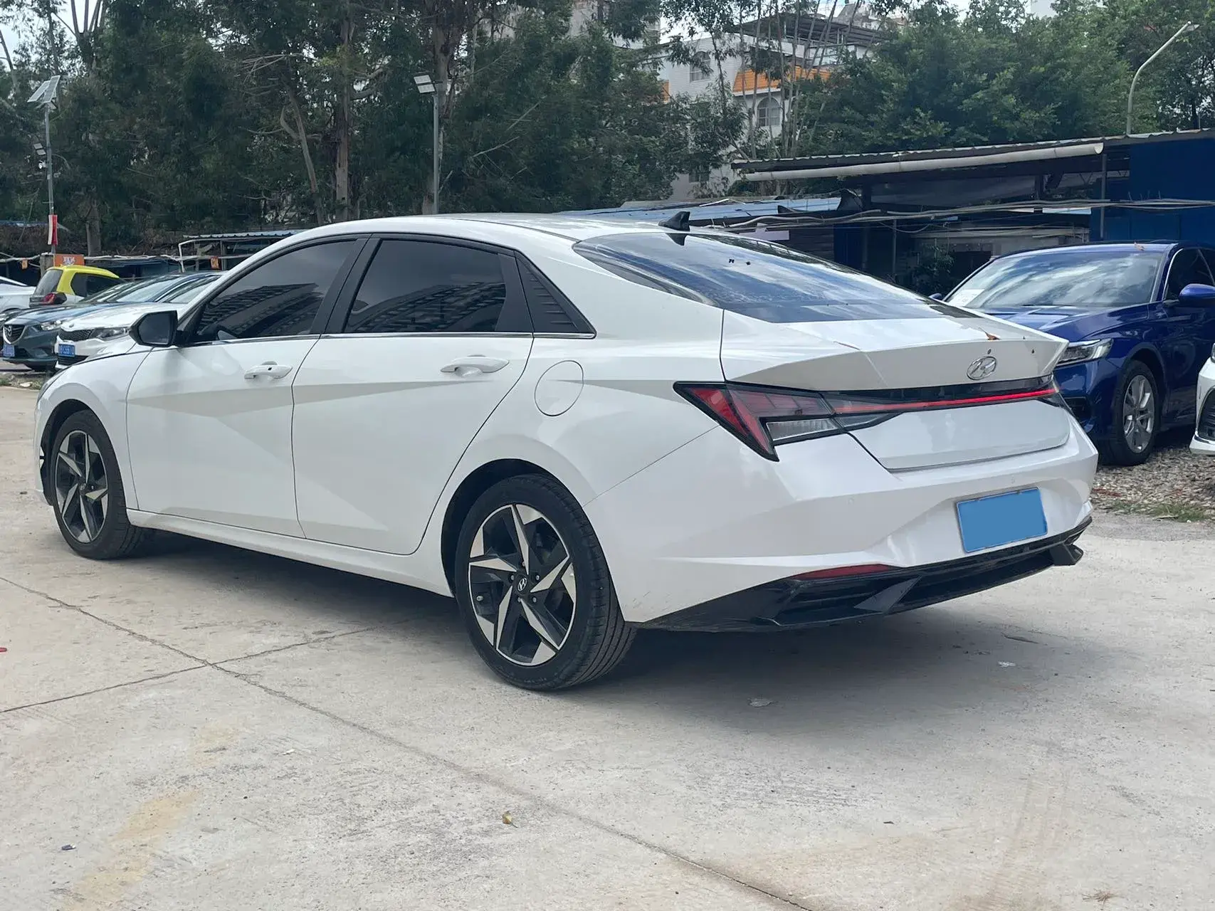 2021 HYUNDAI ELANTRA thumbnail 4