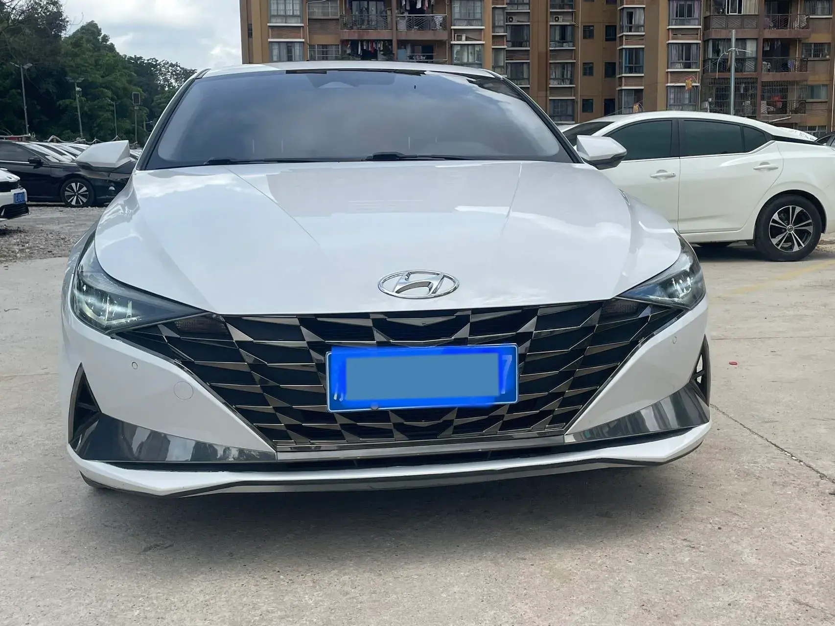 2021 HYUNDAI ELANTRA thumbnail 3