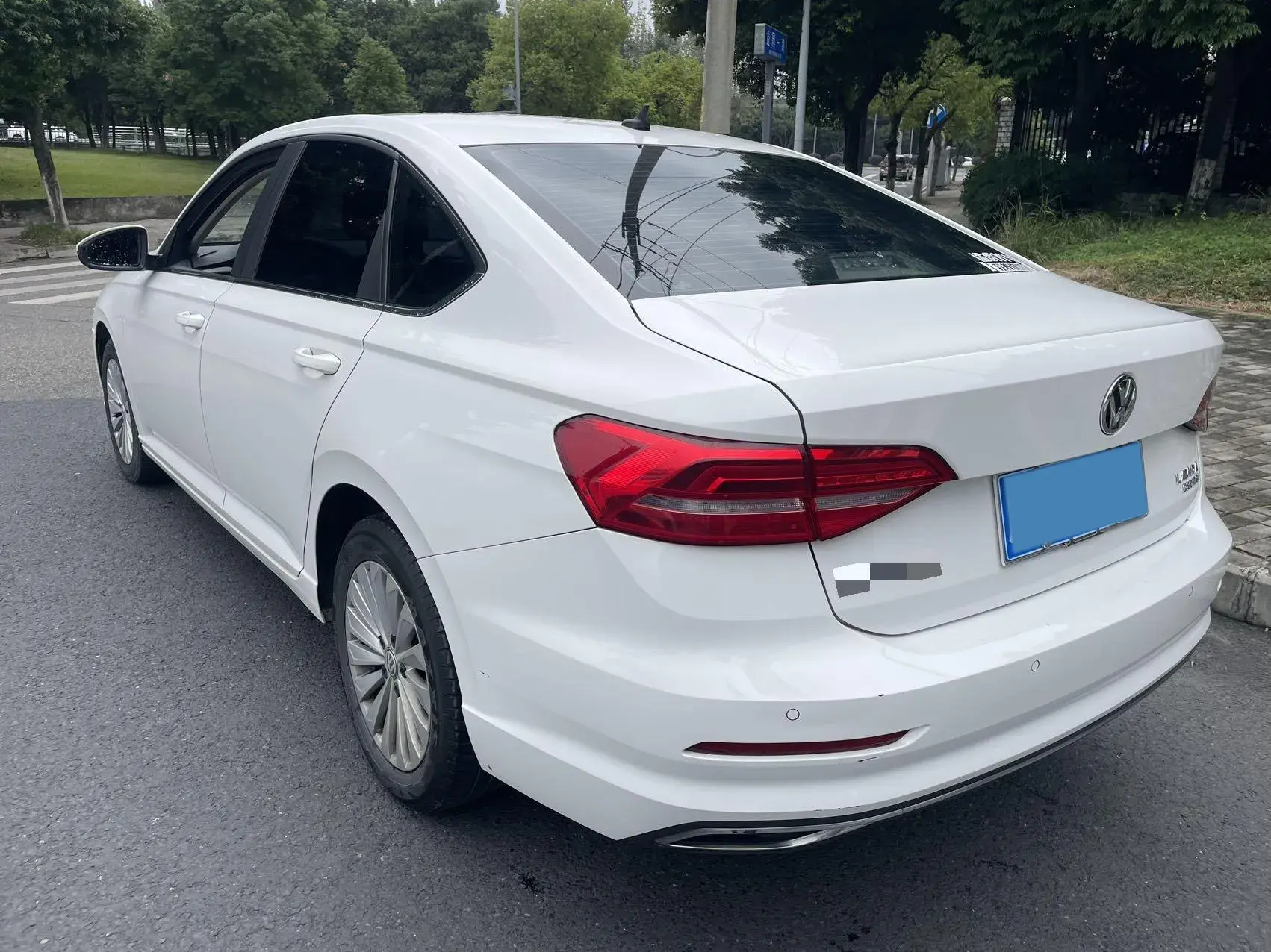 2018 VOLKSWAGEN LAVIDA thumbnail 4