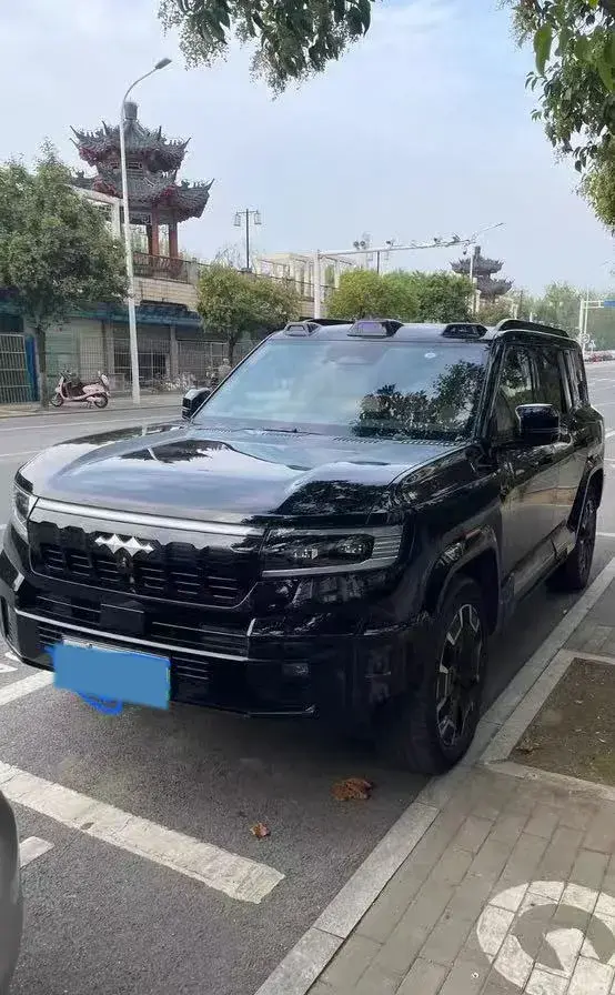 2025 FangChengBao Bao 8 2.0T 245HP L4 E-CVT PHEV 36.8KWH