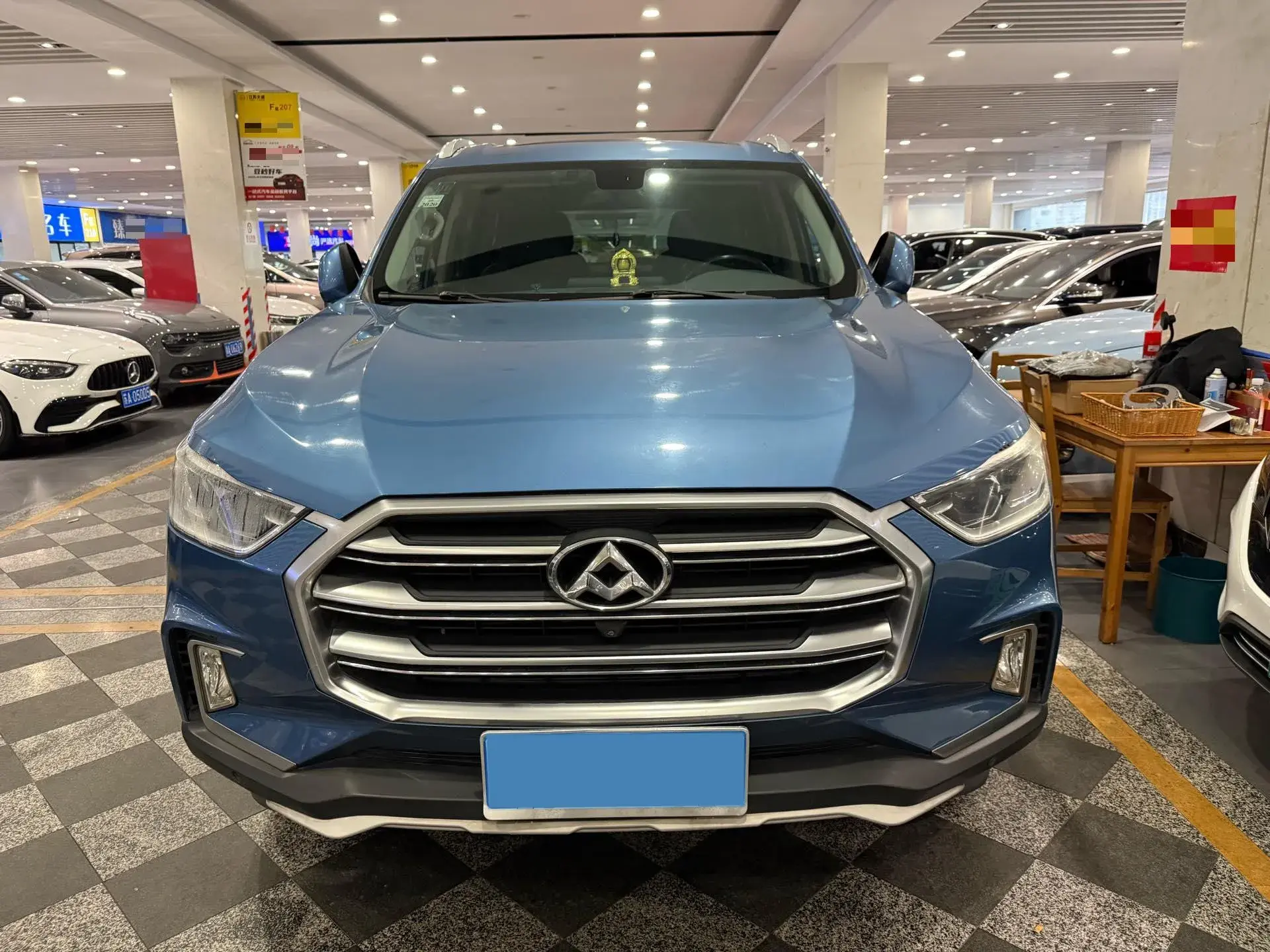 2017 MAXUS D90 thumbnail 2