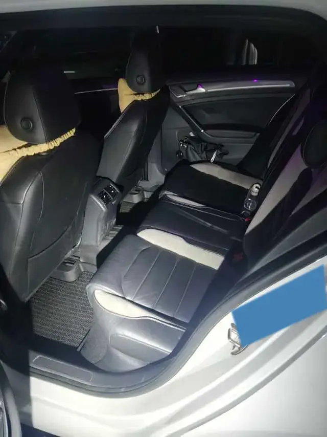 2018 VOLKSWAGEN GOLF thumbnail 3