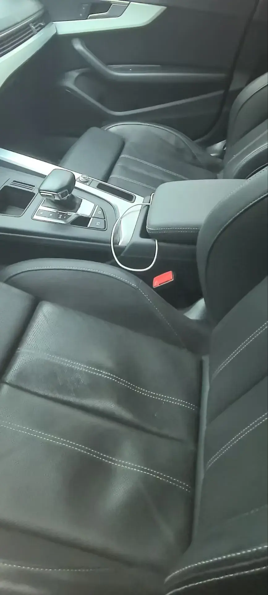 2020 AUDI A4L thumbnail 2