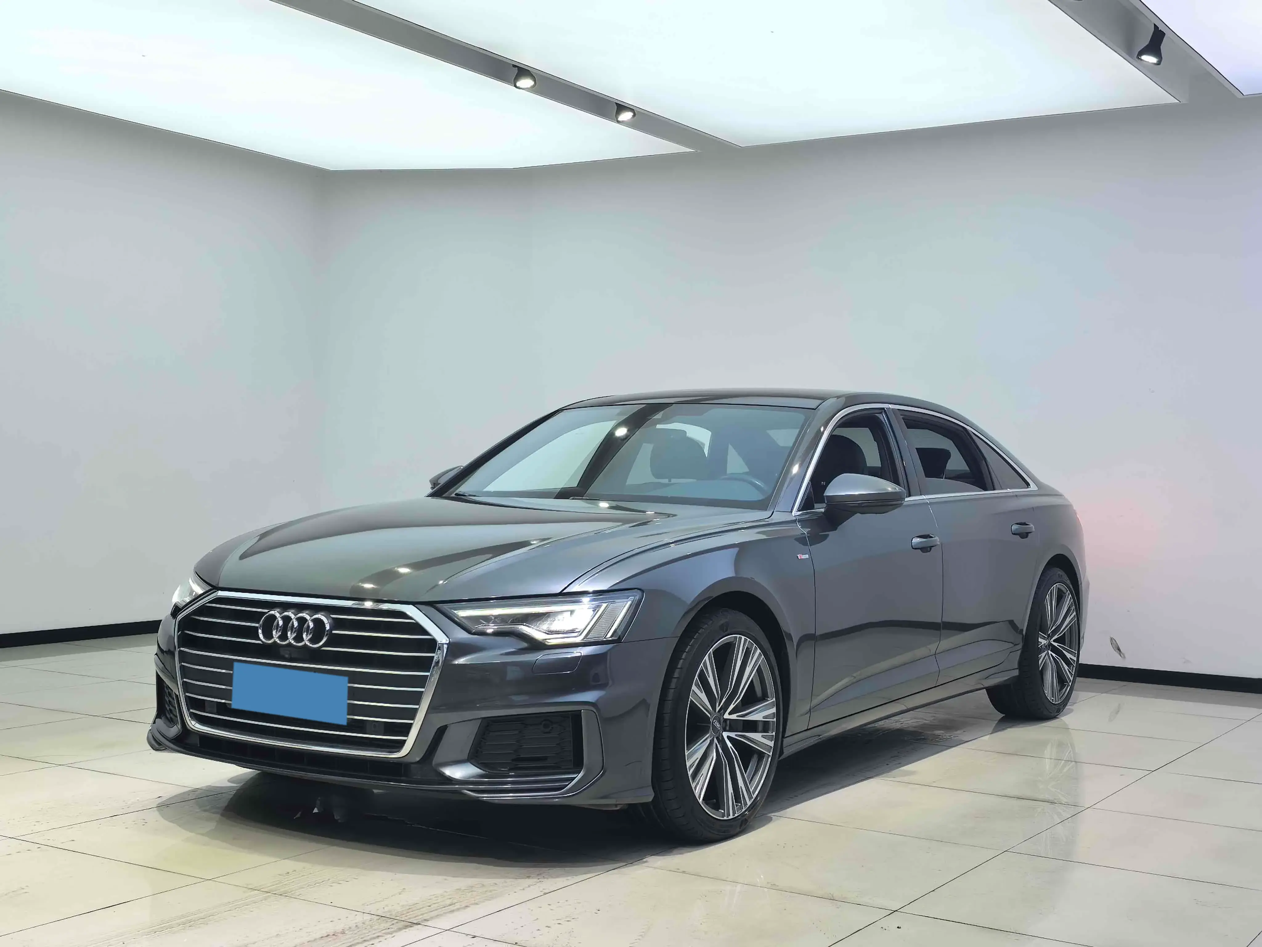 2022 AUDI A6L view 1