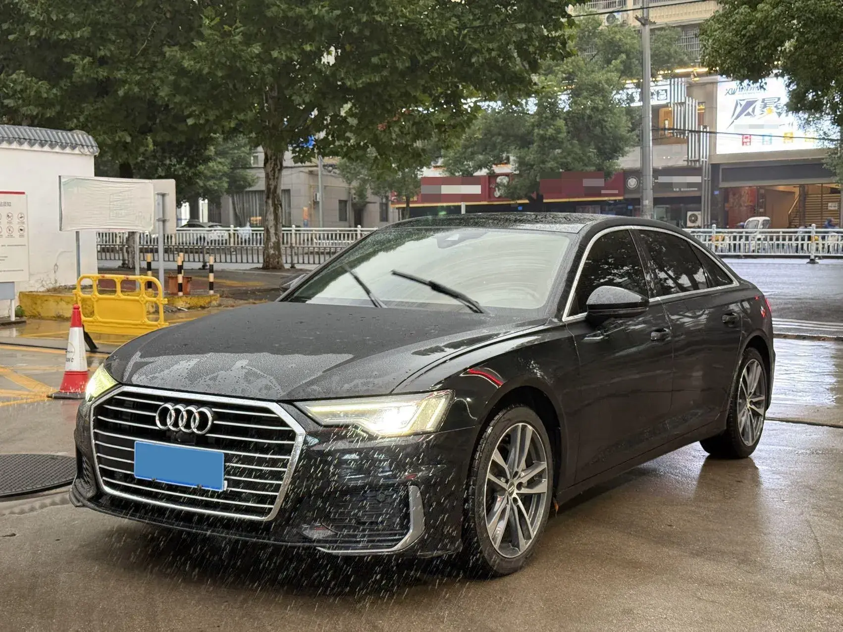 2021 AUDI A6L view 1