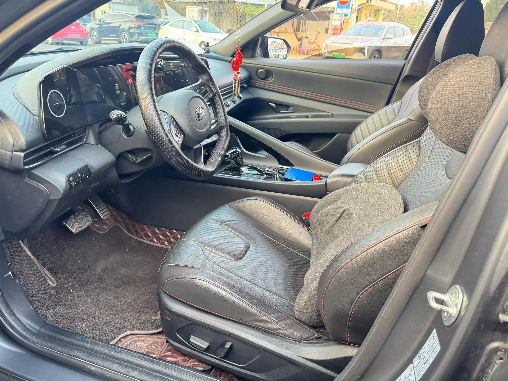 2023 HYUNDAI ELANTRA thumbnail 3