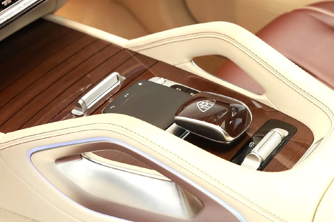 2021 Mercedes-Benz Maybach GLS 3.0T 367HP L6 9AT,autocango,china used car exporter,china ev exporter,chinese used car exporter,chinese used ev exporter