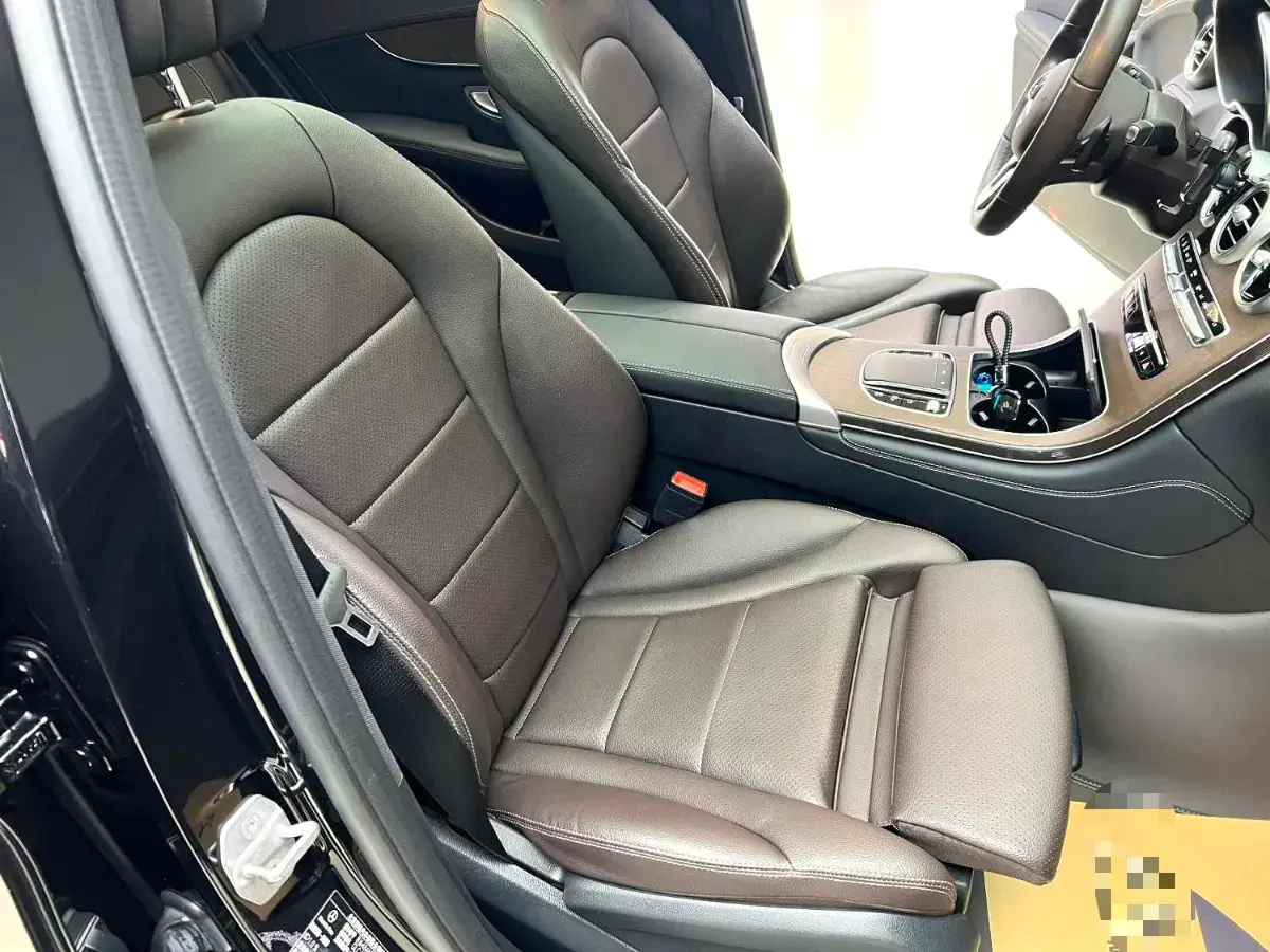 2021 MERCEDES-BENZ GLC thumbnail 4