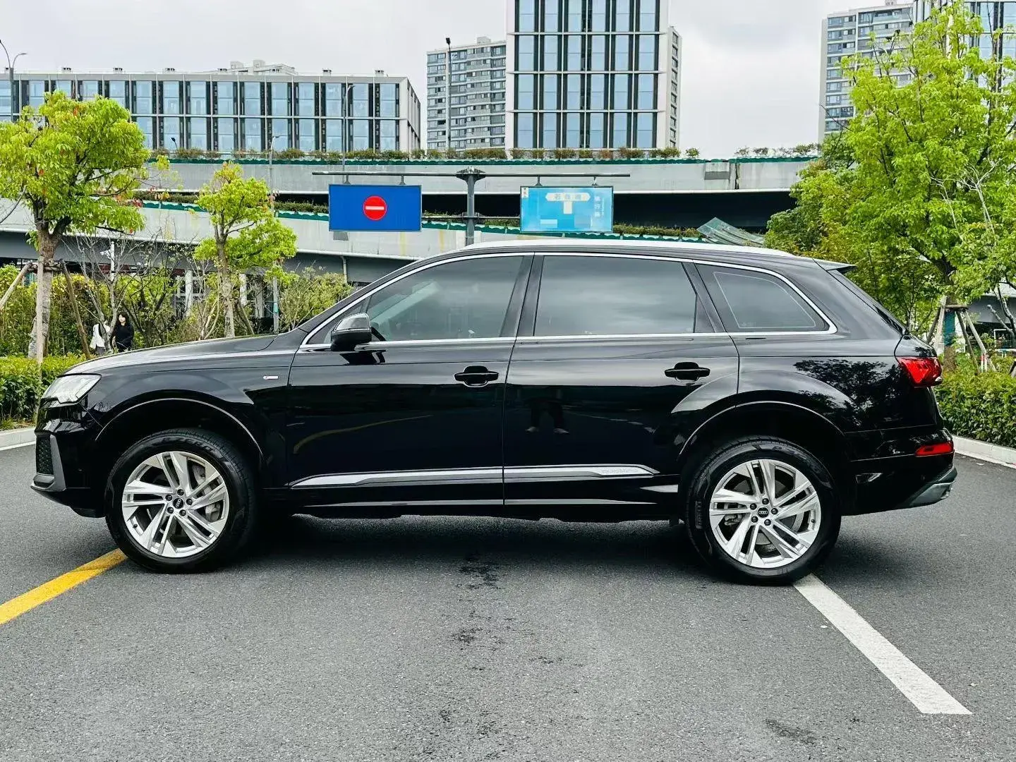 2022 AUDI Q7 thumbnail 3