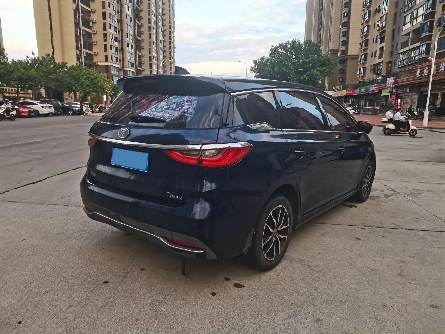 2018 BYD SONG thumbnail 4