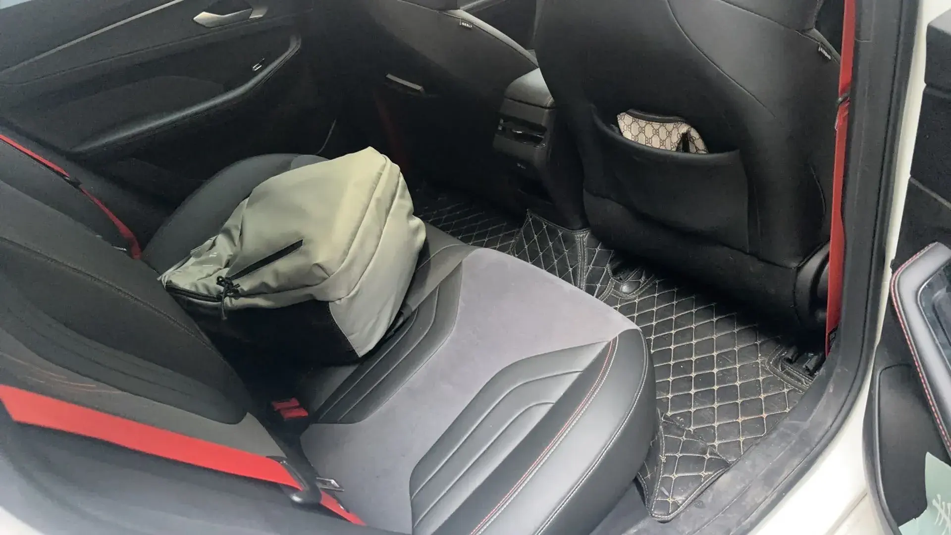 2022 GEELY BINRAY thumbnail 4