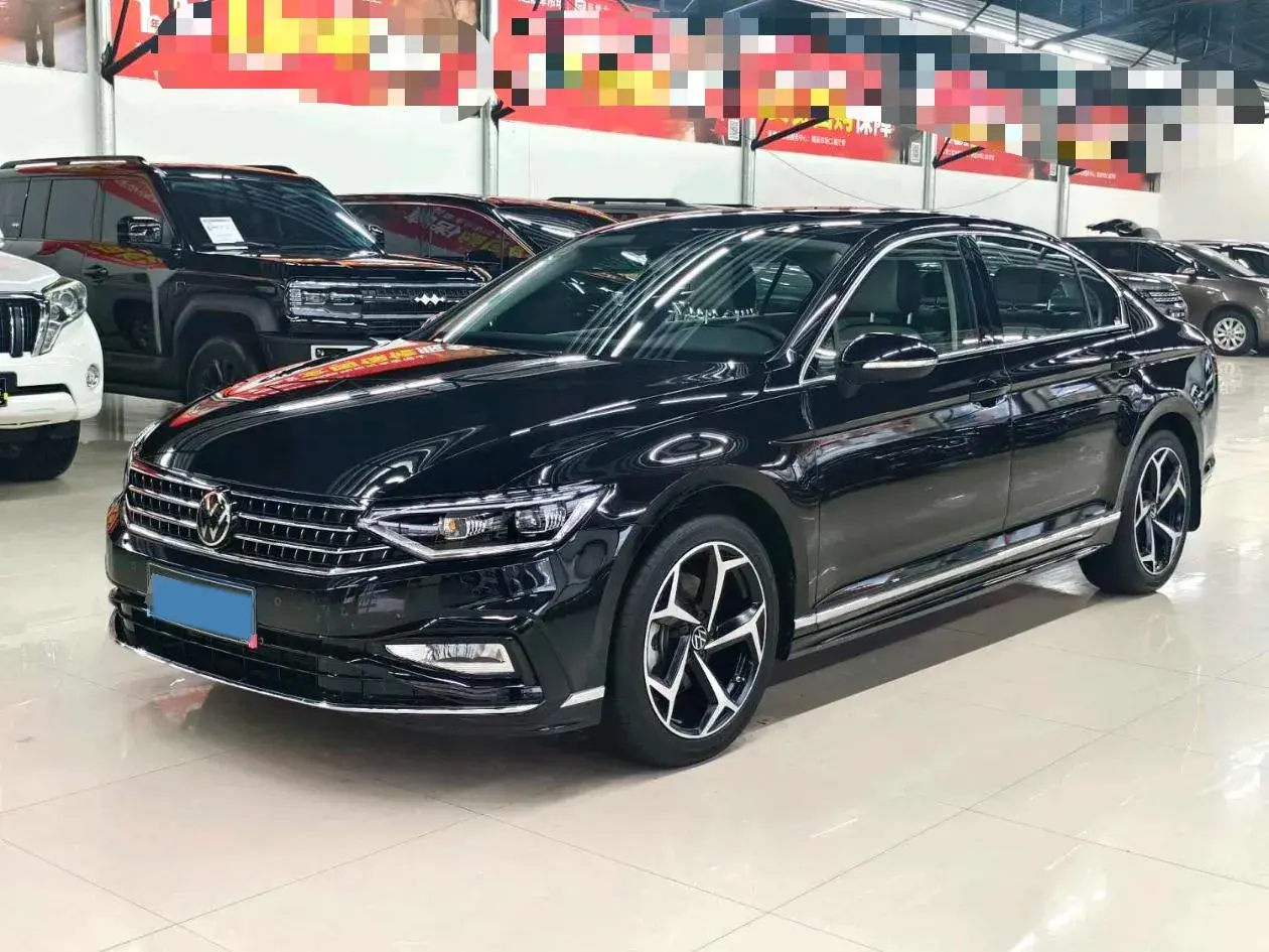 2024 VOLKSWAGEN MAGOTAN view 1