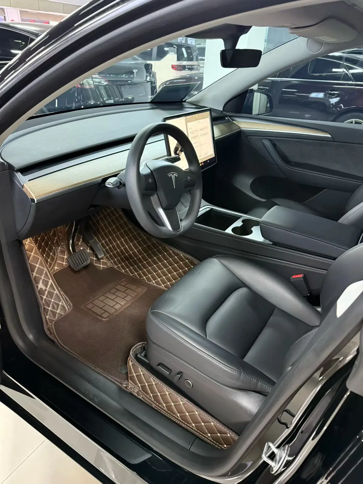 2022 TESLA MODEL thumbnail 2