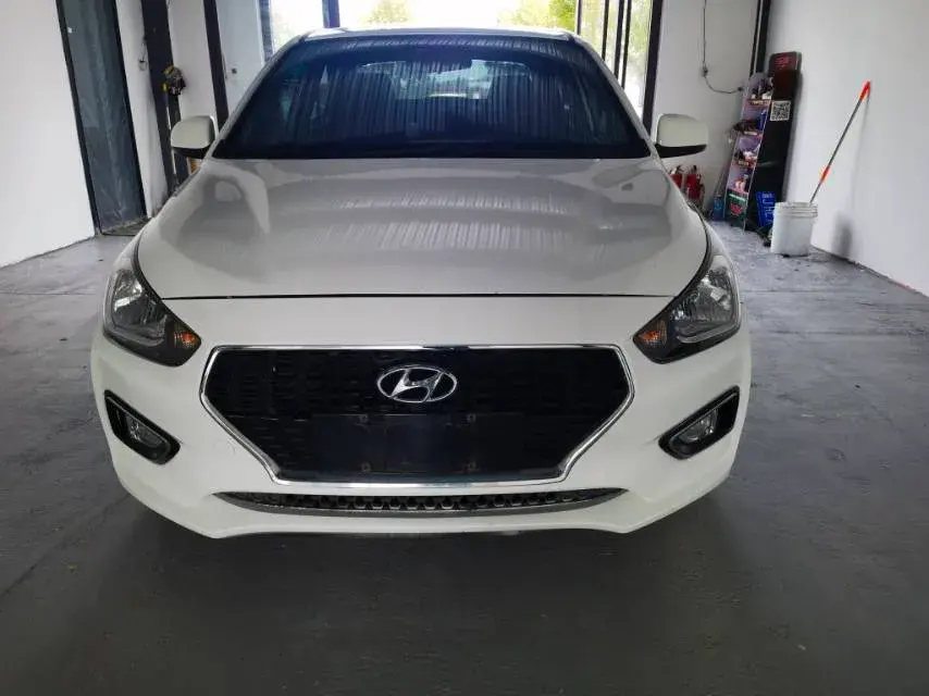 2017 HYUNDAI REINA thumbnail 2