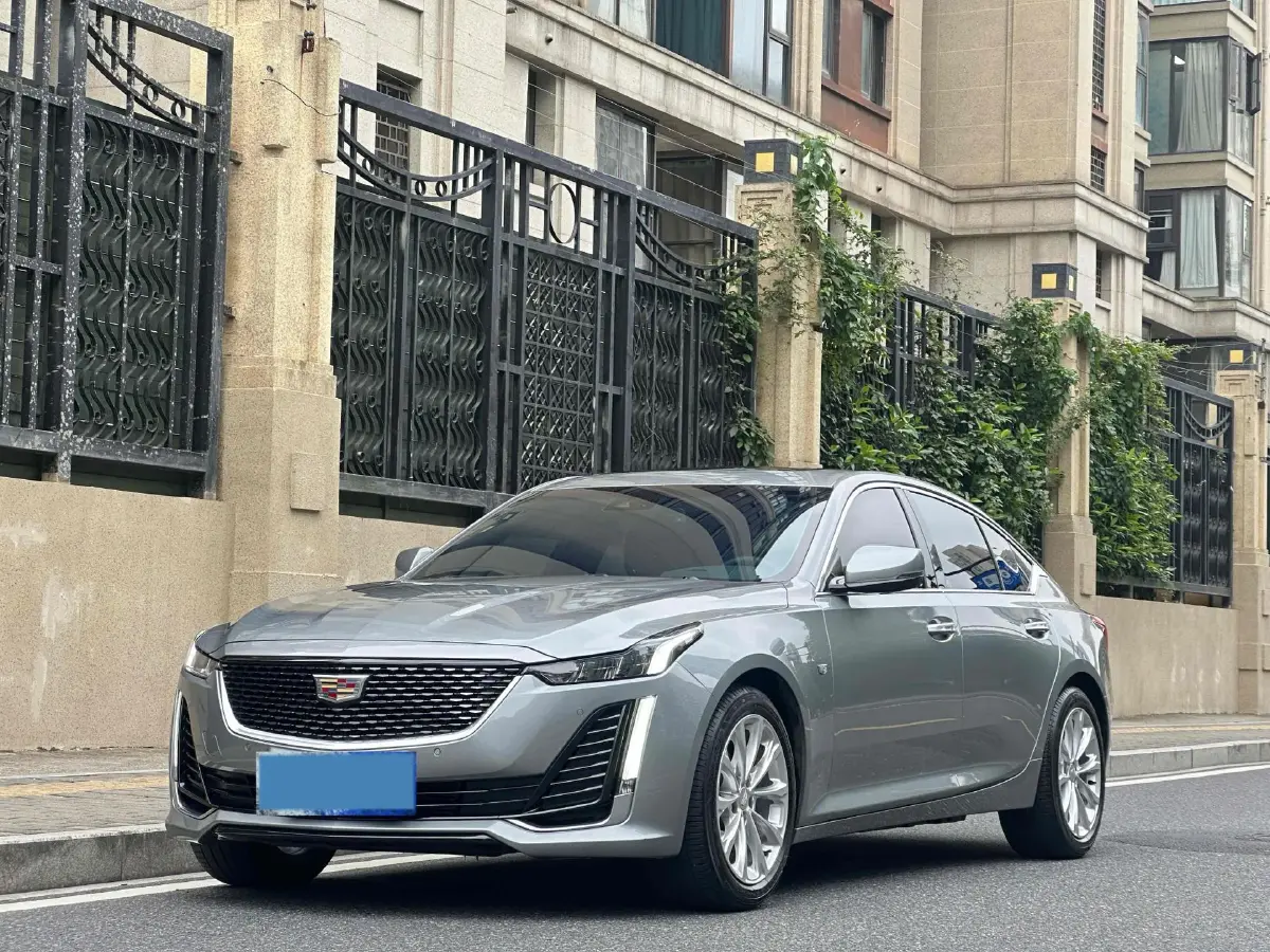 2023 Cadillac CT5 2.0T 237HP L4 10AT