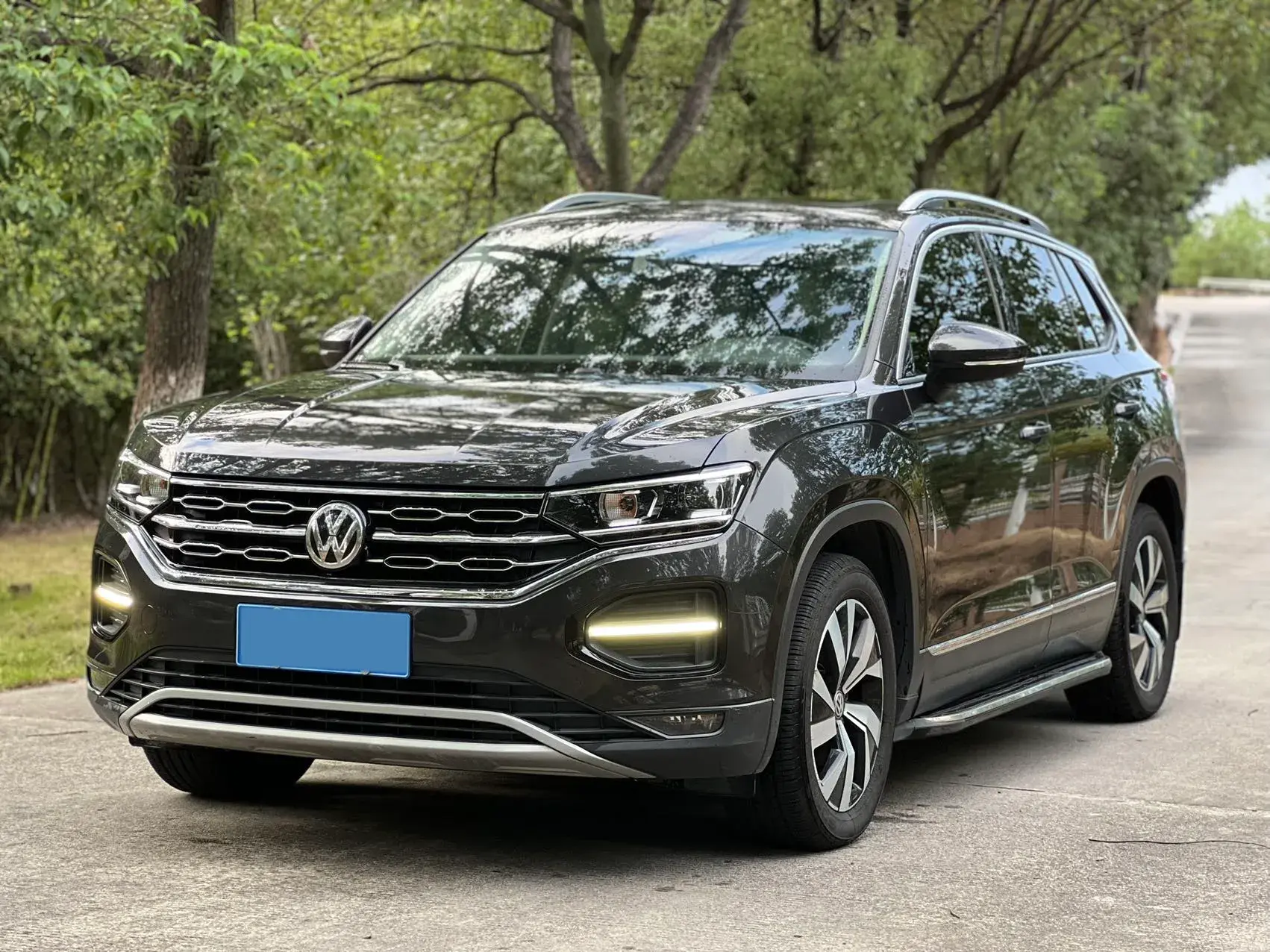 2019 VOLKSWAGEN TAYRON view 1