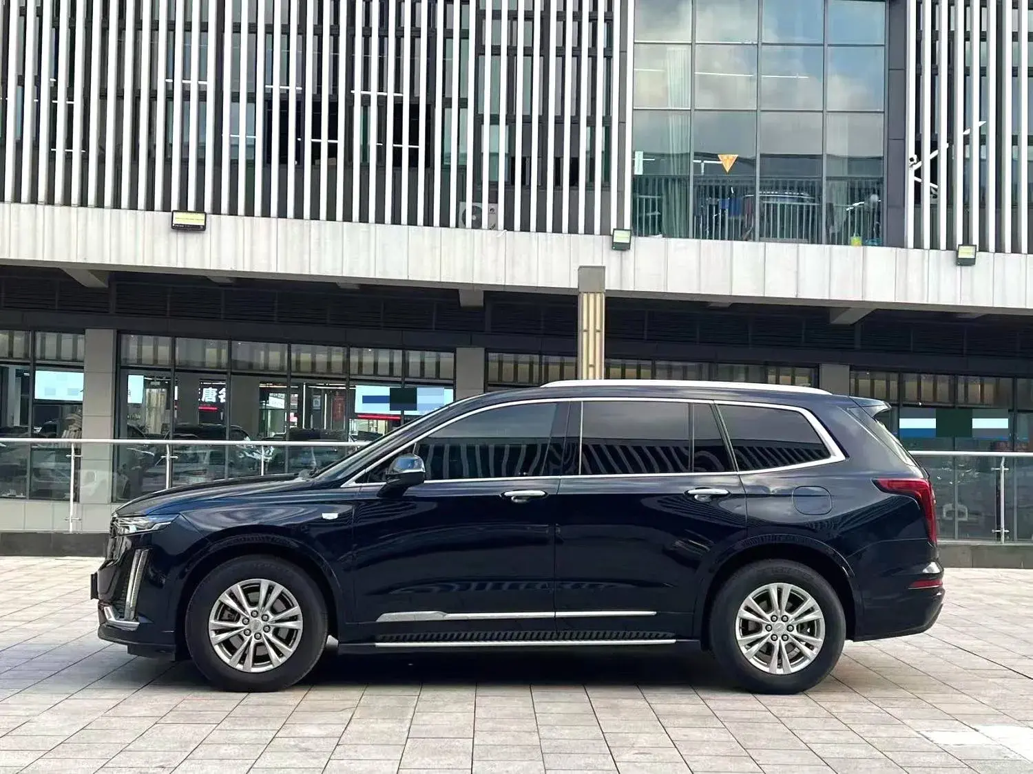 2021 CADILLAC XT6 thumbnail 4