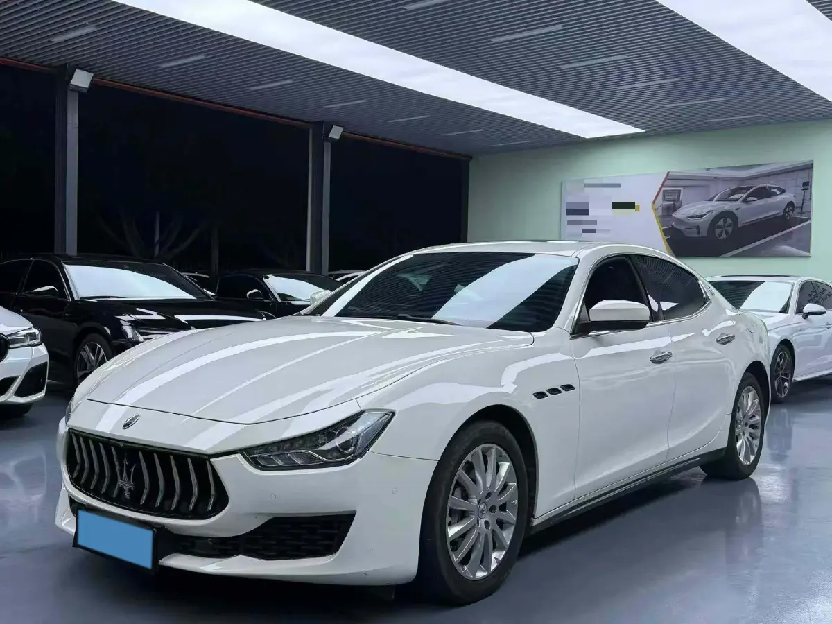 2021 Maserati Ghibli 2.0T 330HP L4 8AT