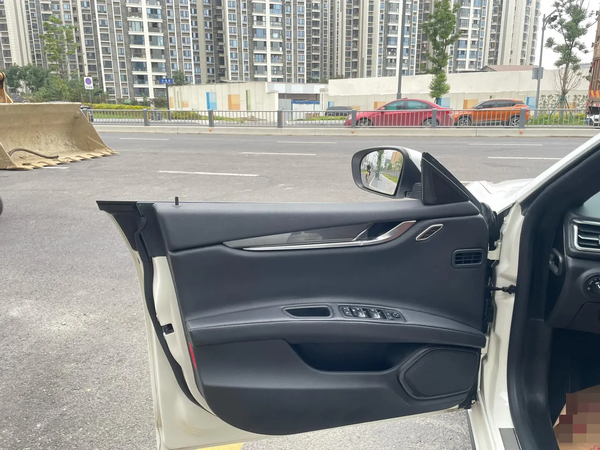 2021 MASERATI GHIBLI thumbnail 4