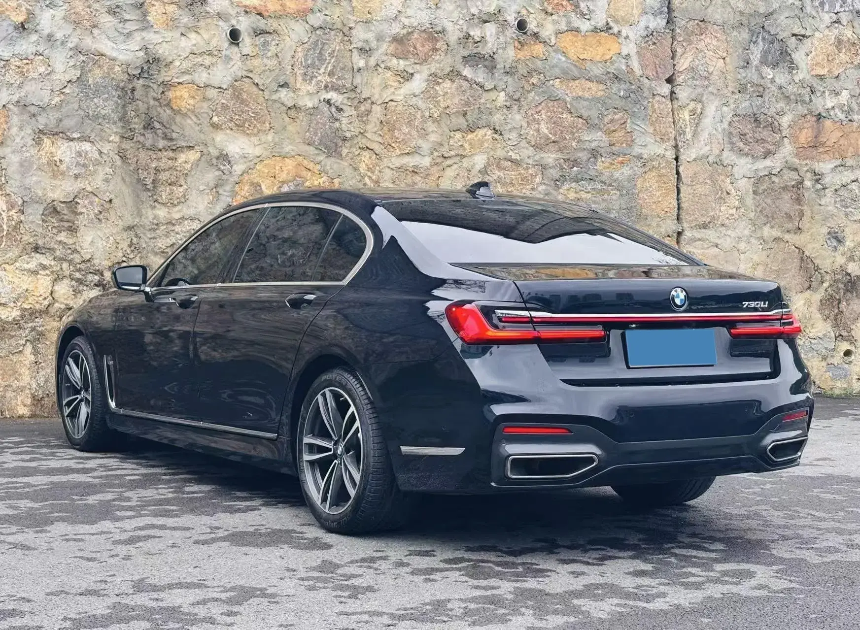2021 BMW 7 thumbnail 4