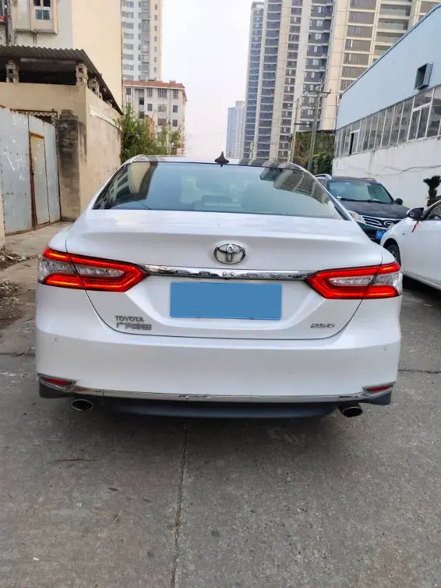 2018 TOYOTA CAMRY thumbnail 3