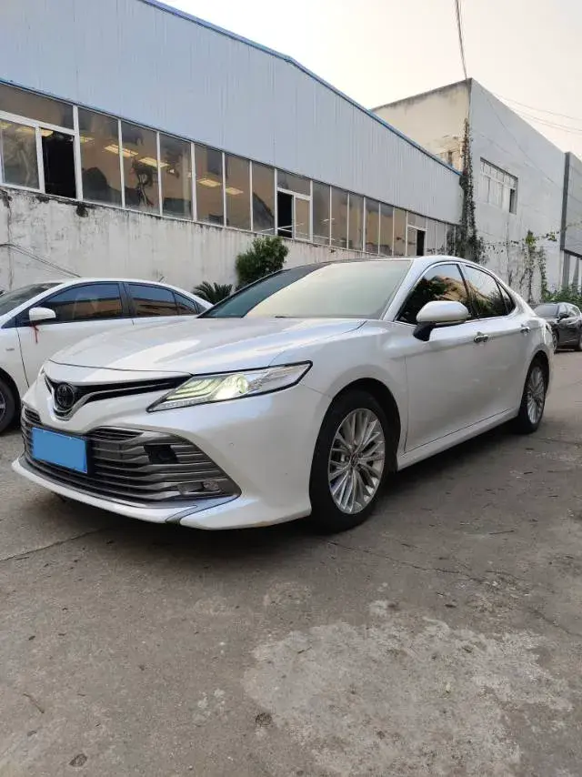 2018 TOYOTA CAMRY view 1