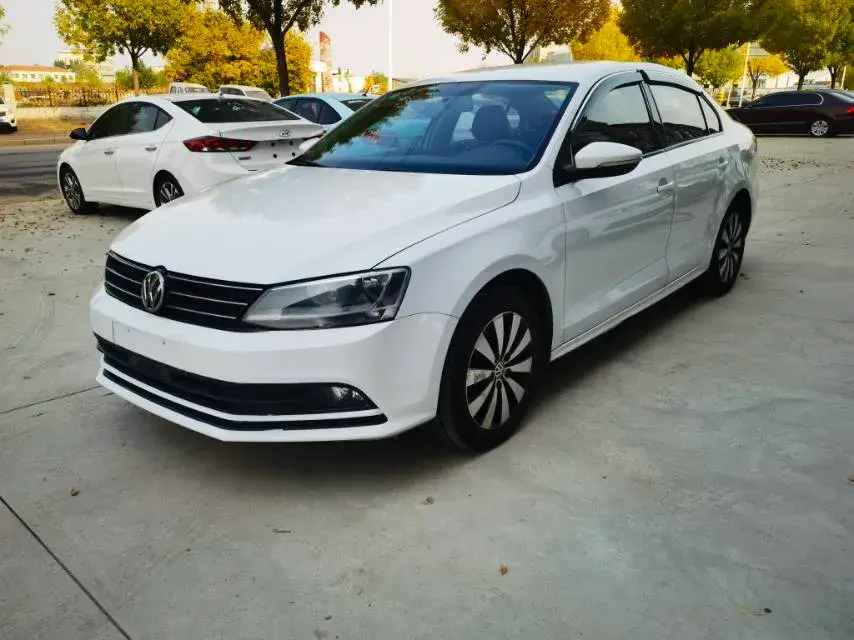 2018 VOLKSWAGEN SAGITAR view 1