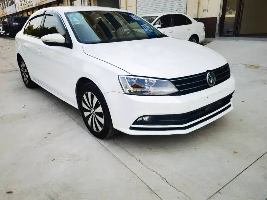 2018 VOLKSWAGEN SAGITAR thumbnail 3