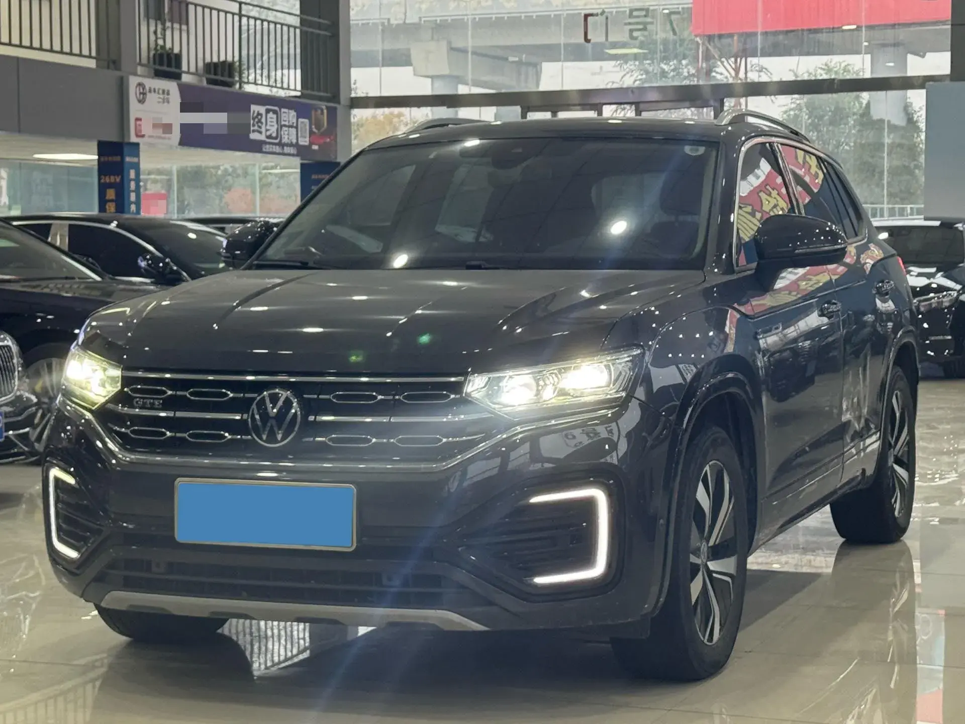 2022 VOLKSWAGEN TAYRON view 1