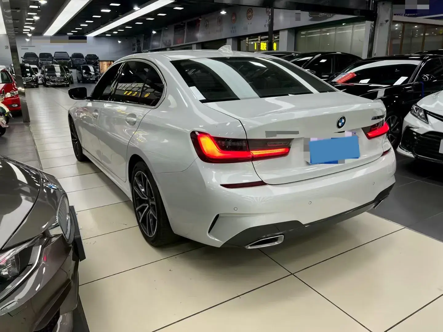 2022 BMW 3 thumbnail 4