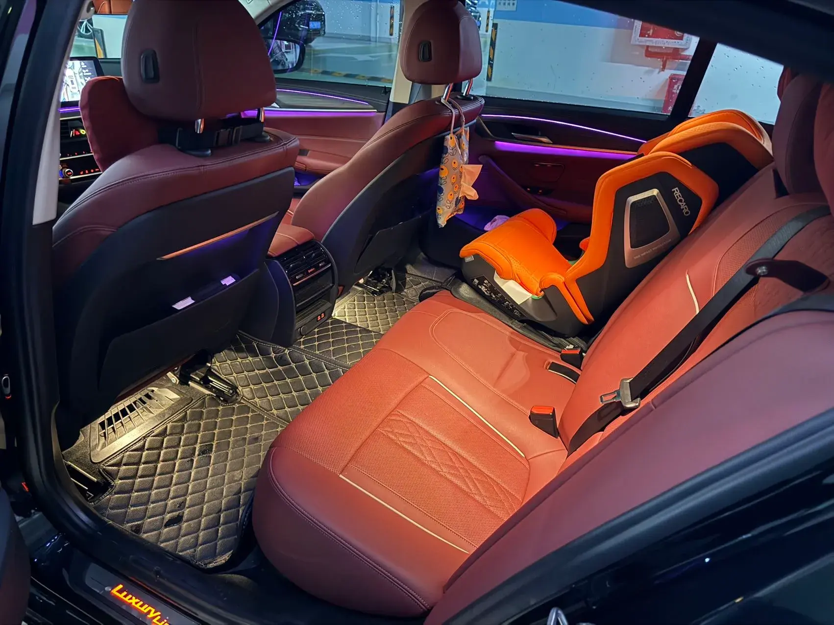 2021 BMW 5 thumbnail 3