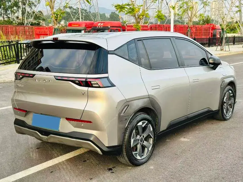 2022 AION Y thumbnail 3