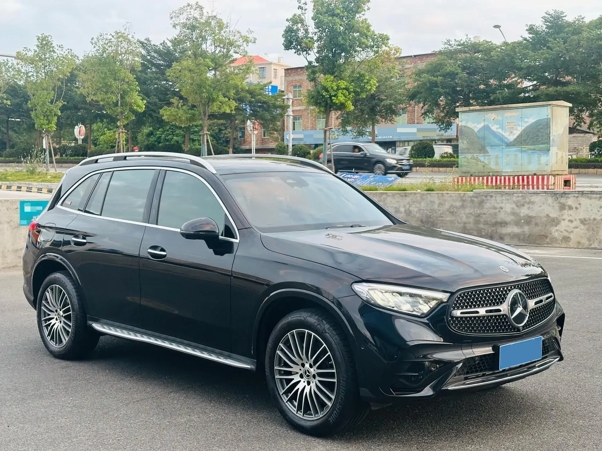 2023 MERCEDES-BENZ GLC thumbnail 3