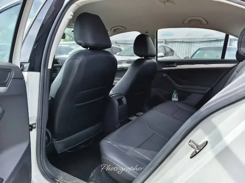 2018 VOLKSWAGEN SAGITAR thumbnail 4