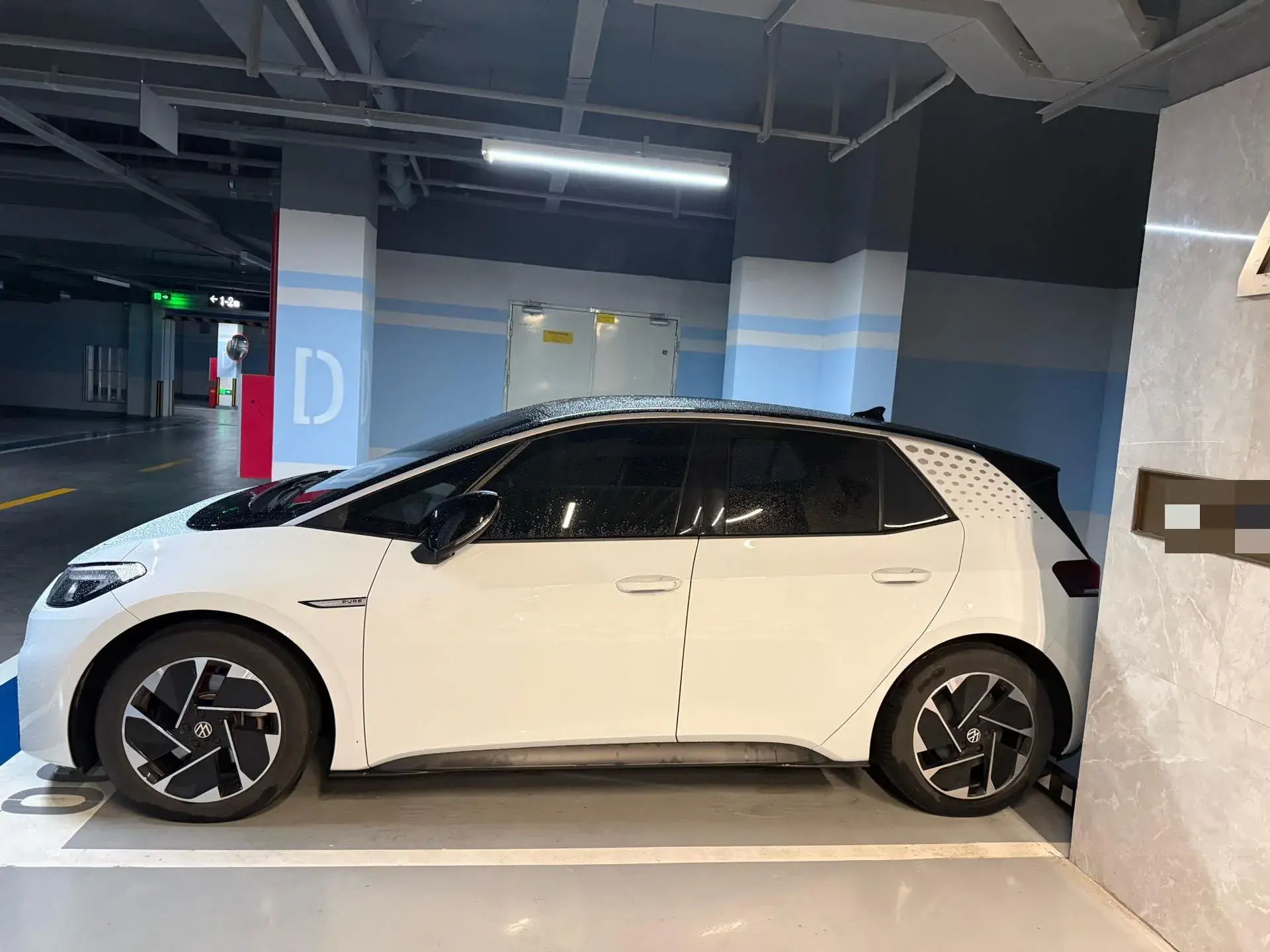 2023 VOLKSWAGEN ID.3 thumbnail 3