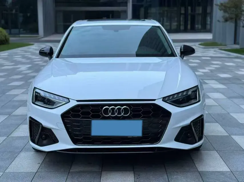 2022 AUDI A4L thumbnail 4