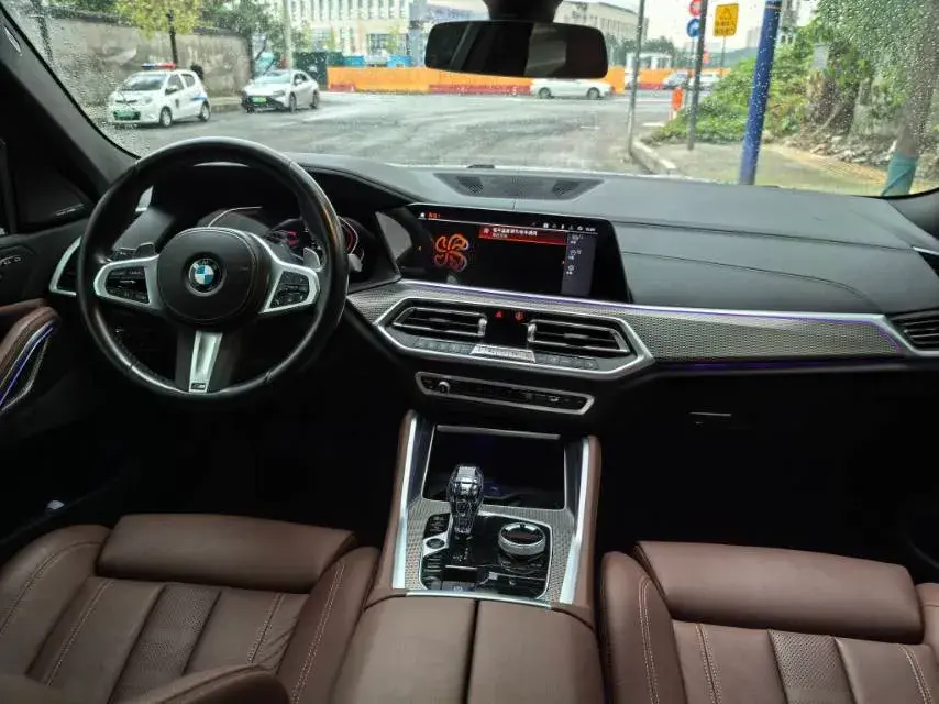 2022 BMW X6 thumbnail 4