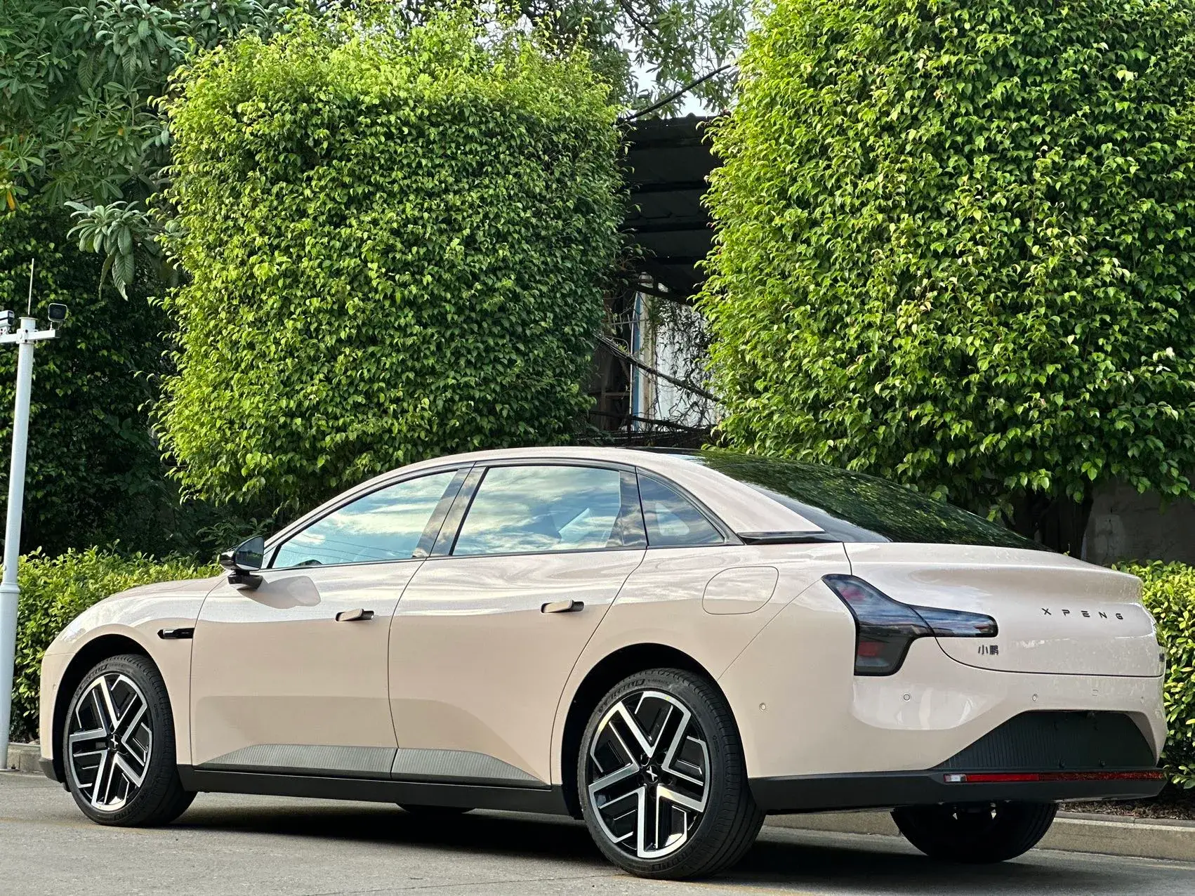 2025 XPENG MONA thumbnail 4