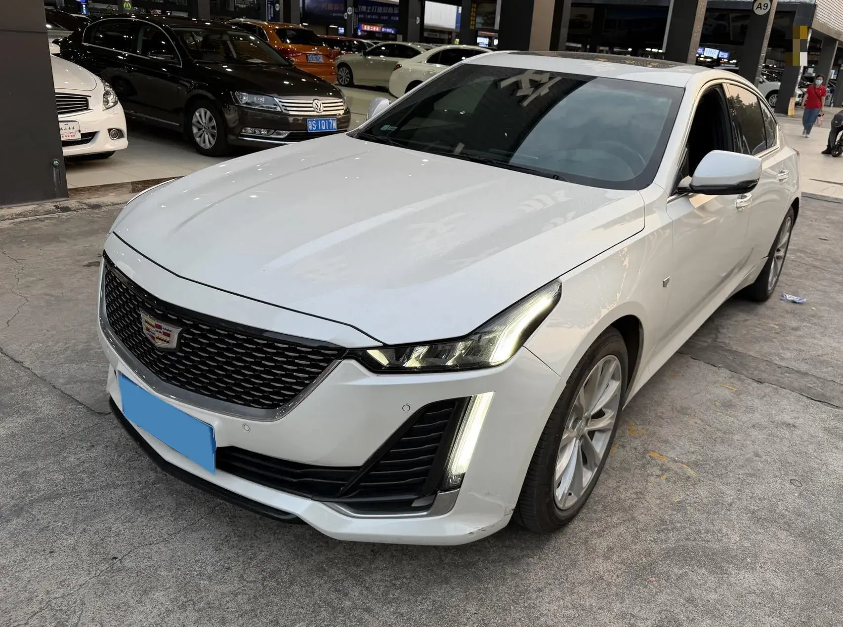 2023 CADILLAC CT5 view 1