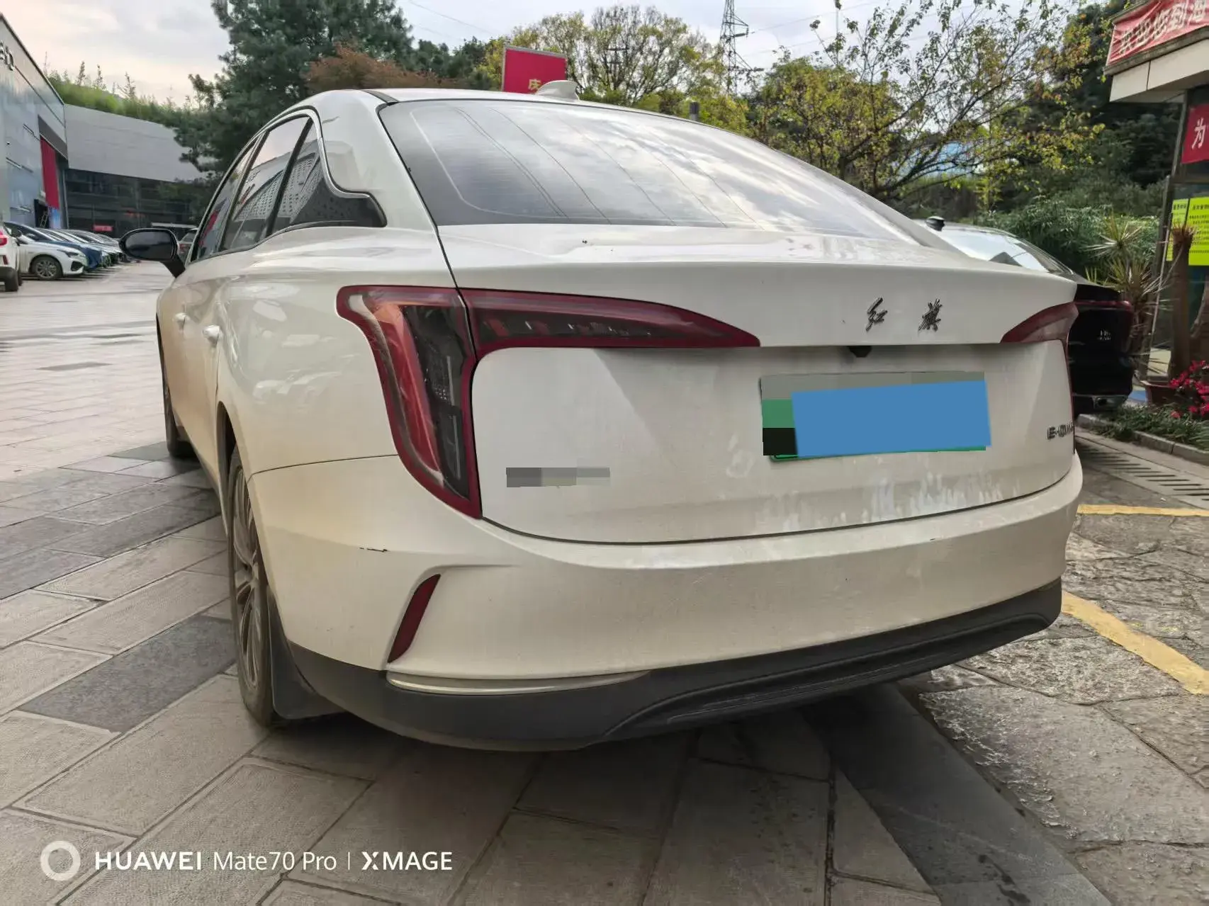 2024 HONGQI E-QM5 thumbnail 2