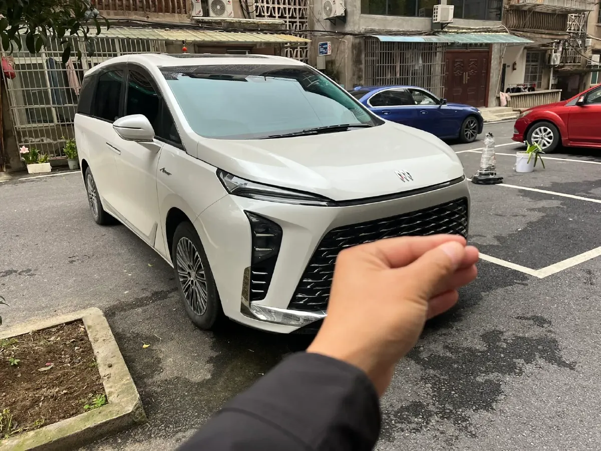 2024 Buick GL8 1.5T 180HP L4 2DHT PHEV 24.4KWH,autocango,china used car exporter,china ev exporter,chinese used car exporter,chinese used ev exporter