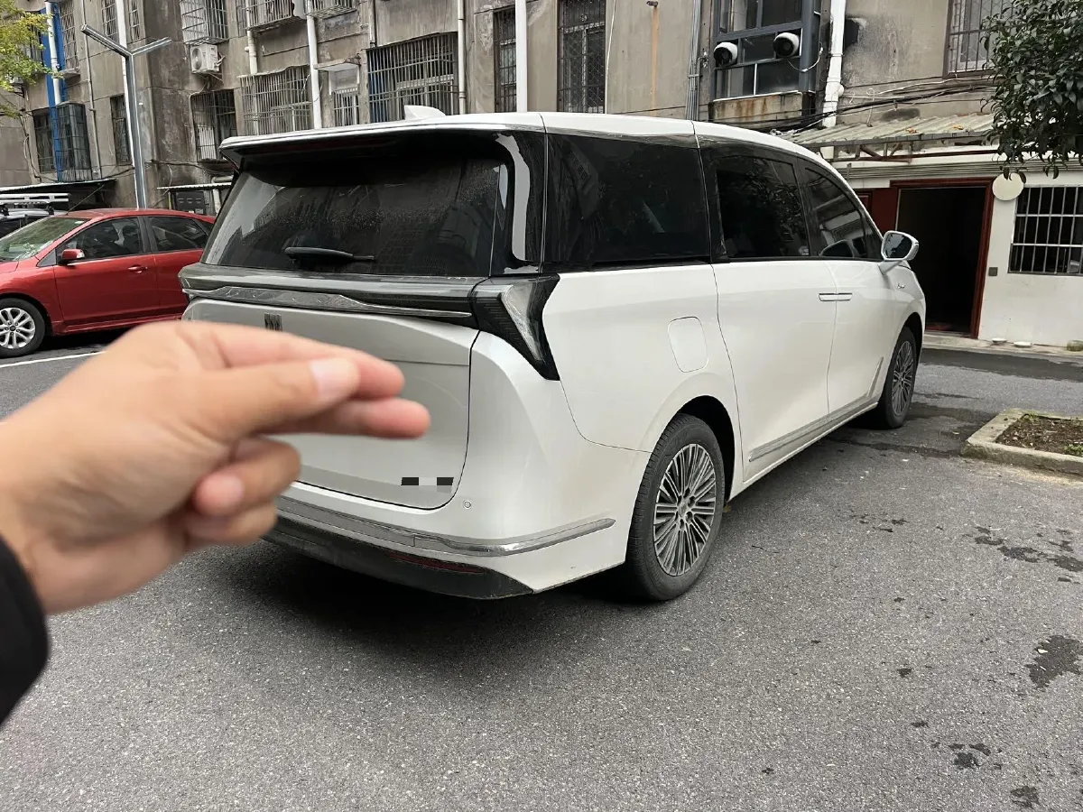 2024 Buick GL8 1.5T 180HP L4 2DHT PHEV 24.4KWH,autocango,china used car exporter,china ev exporter,chinese used car exporter,chinese used ev exporter