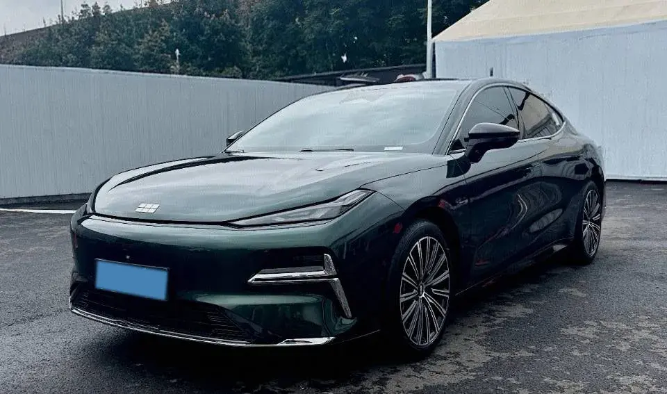 2025 Geely Galaxy Starshine 8 1.5L 112HP L4 1DHT PHEV